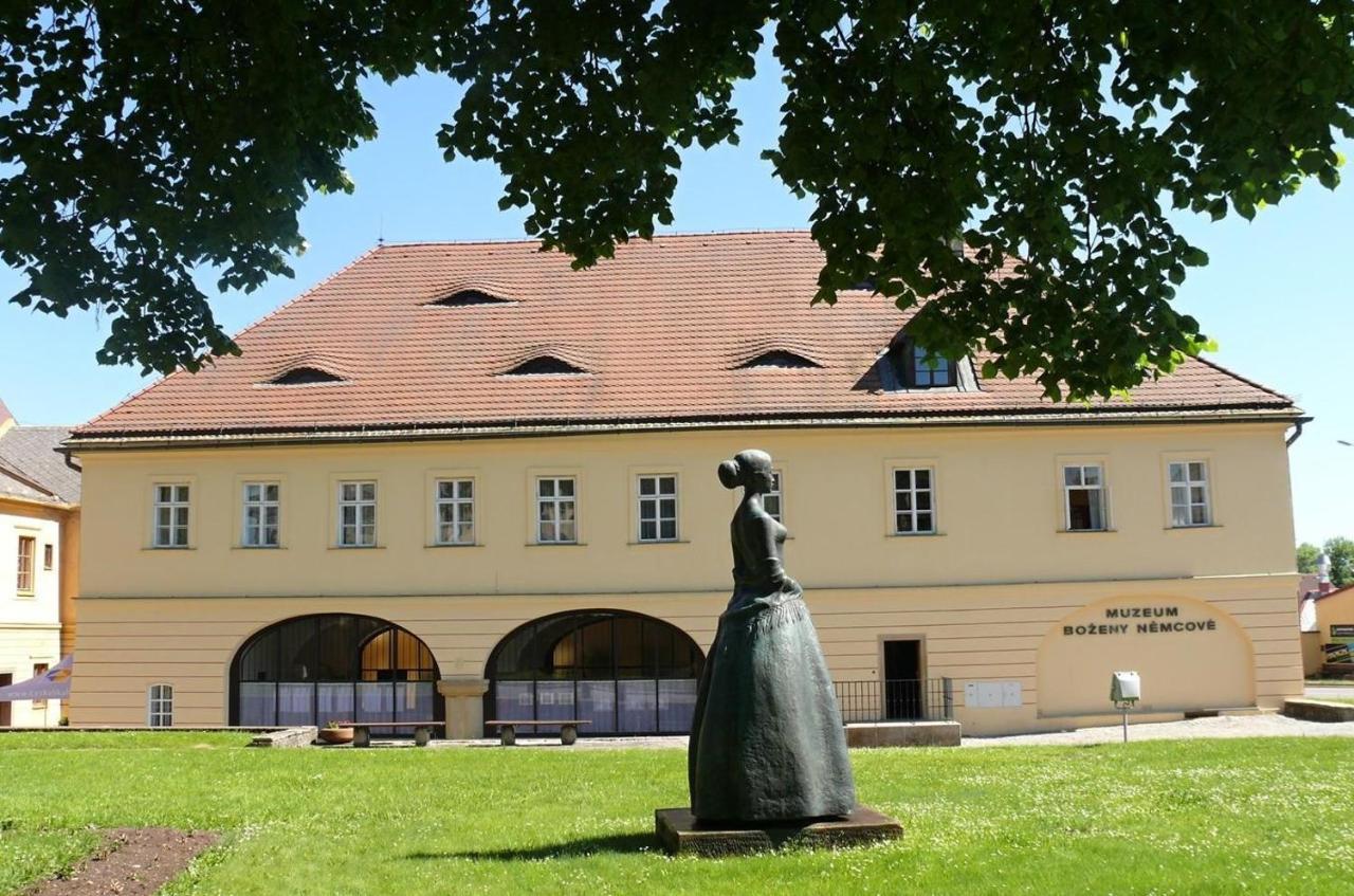 Penzion U Pesiku Červený Kostelec Zewnętrze zdjęcie